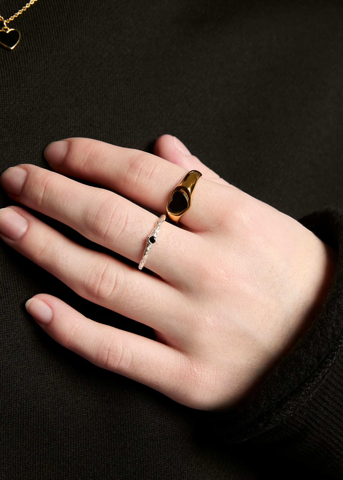 Heart Halo Ring - Black