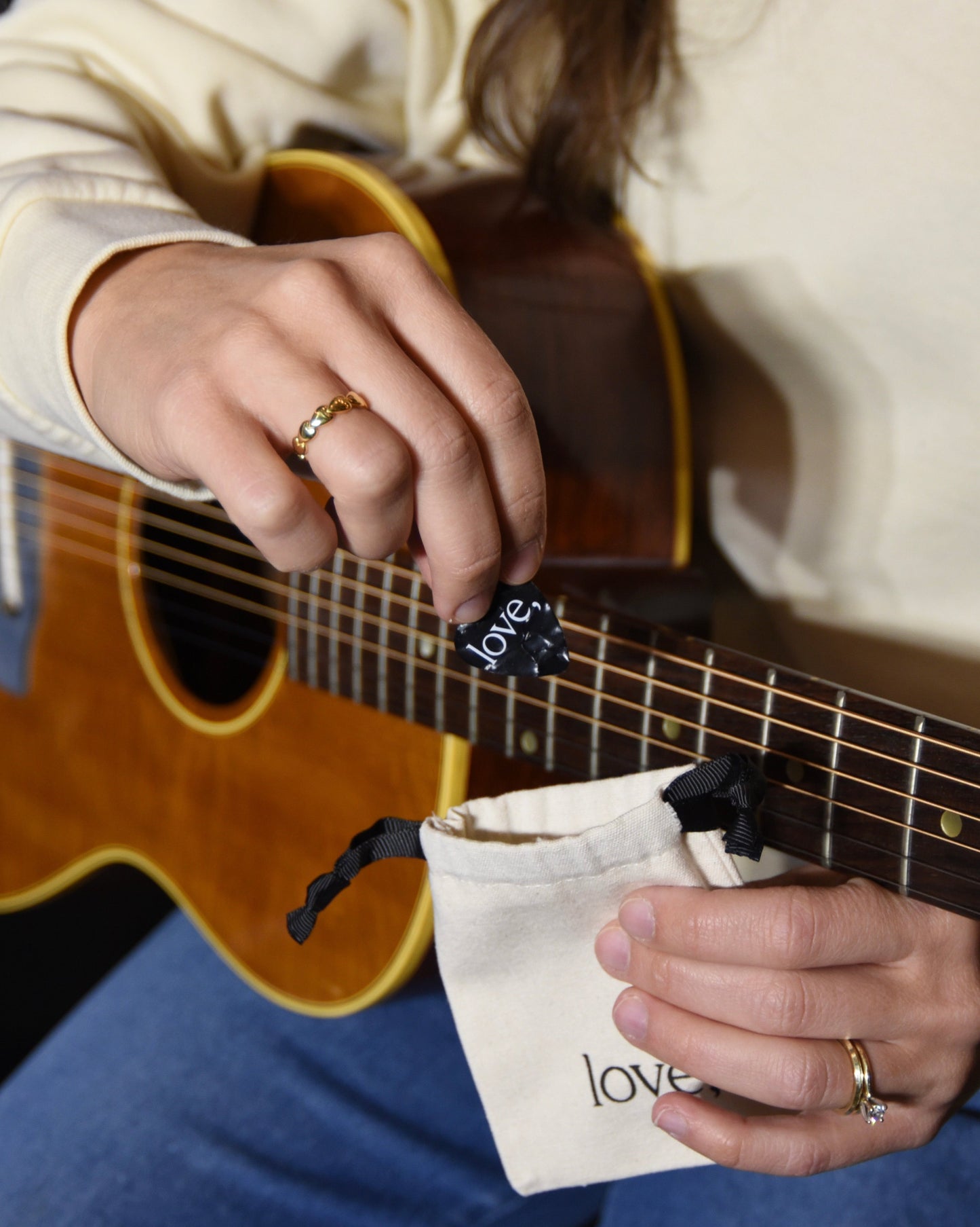 Guitar Pick - Black Pearl