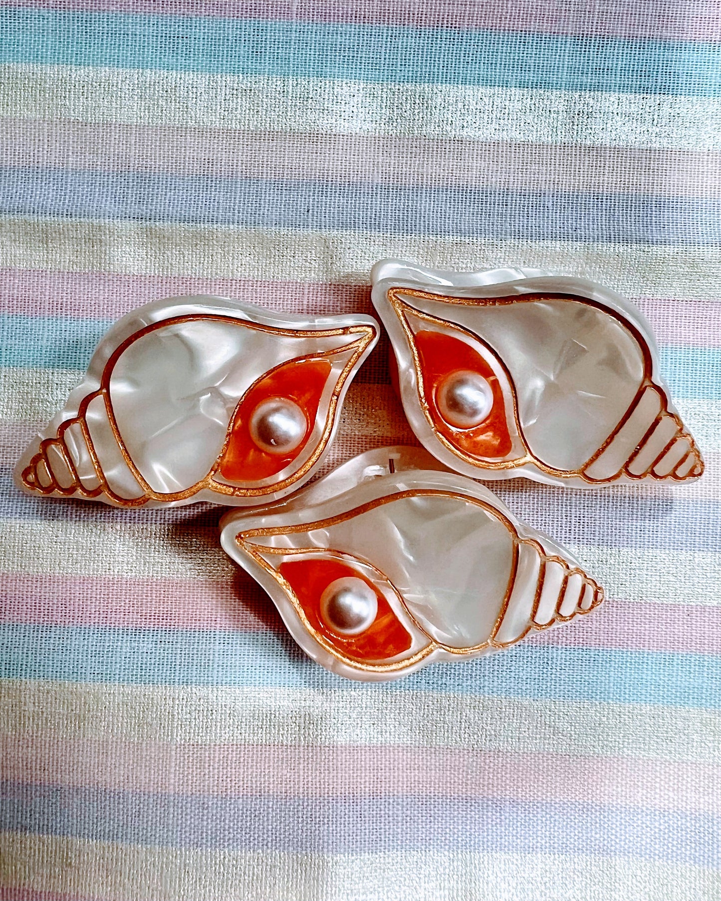 Conch Mini Claw Clip