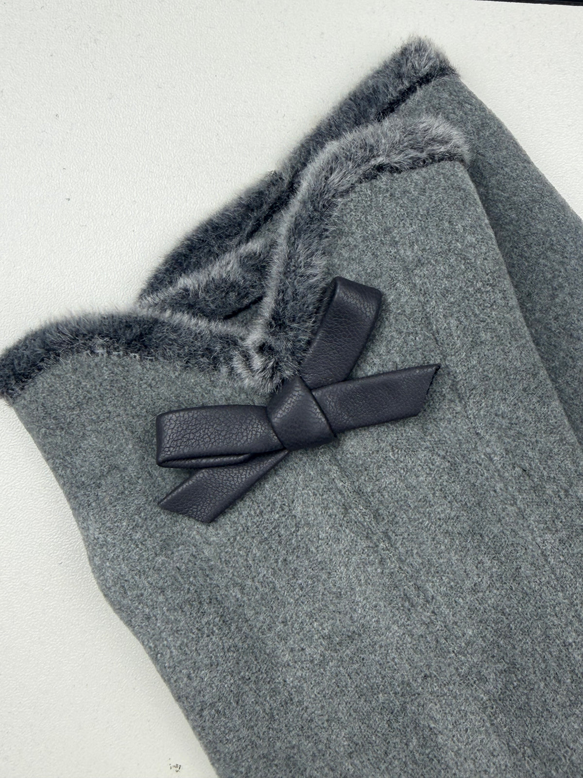 Dainty Bow Glove - Grey