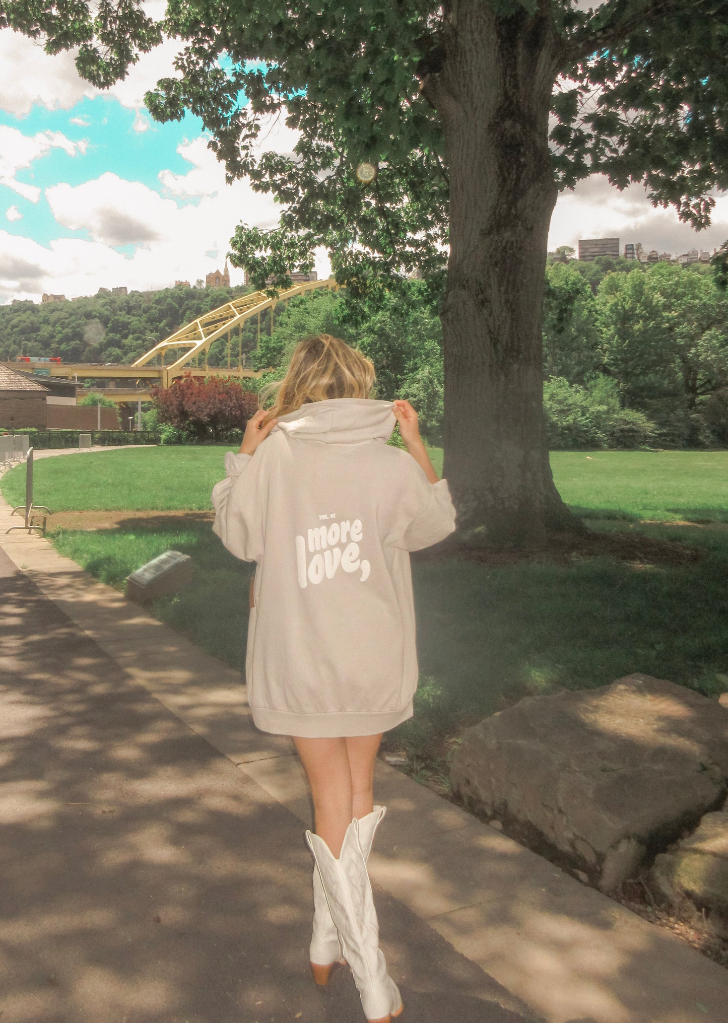 Relaxed Hoodie - More Love - Cloud