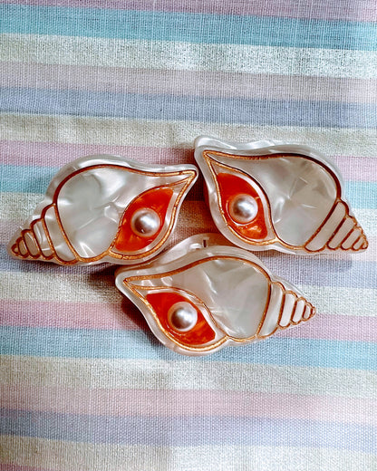 Conch Mini Claw Clip