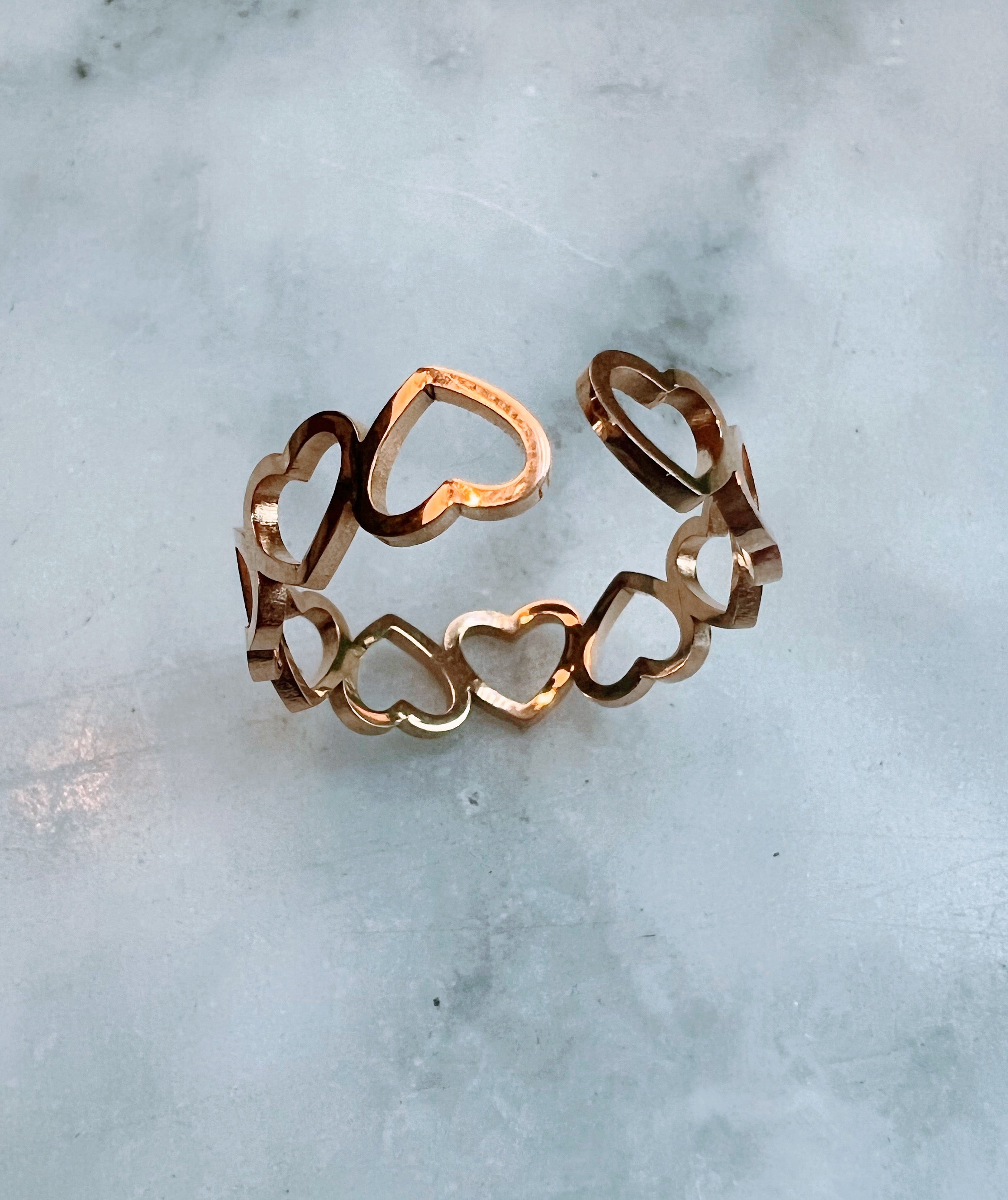 Band of hearts on sale ring gold