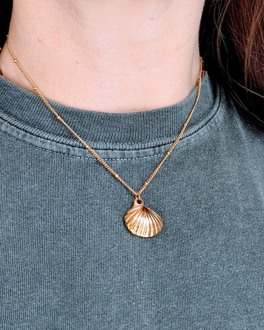 Shell Pendant Necklace - Gold